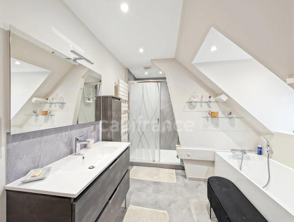 Villa à vendre 9 pièces MERVANS (71) 246 m² terrain de 4108 m² piscine dépendance et garage !!!