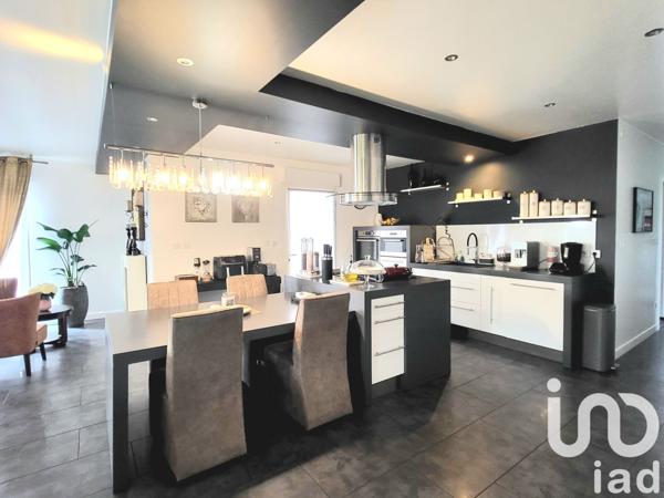 Maison à vendre 6 pièces 155 m² Haudrecy