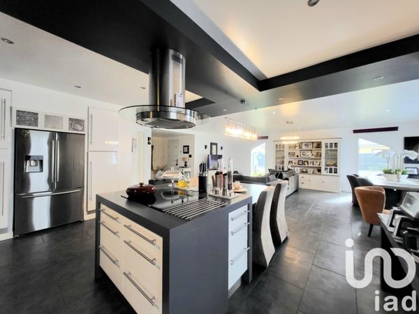 Maison à vendre 6 pièces 155 m² Haudrecy