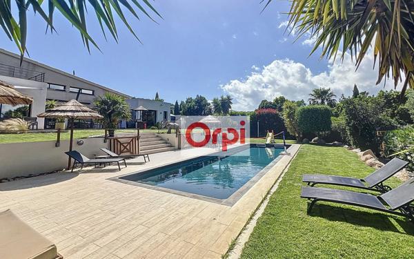 Maison à vendre    5 pièces •  Zonza