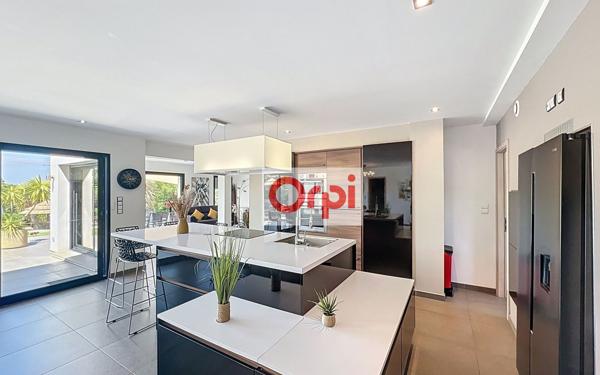 Maison à vendre    5 pièces •  Zonza