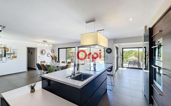 Maison à vendre    5 pièces •  Zonza