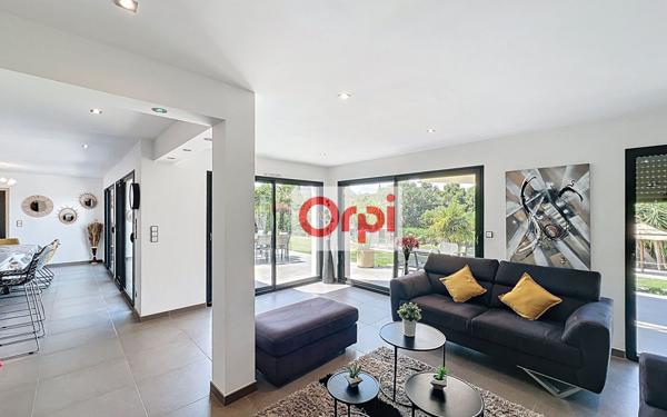 Maison à vendre    5 pièces •  Zonza