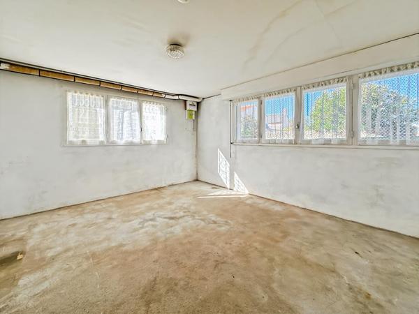 Maison sur deux niveaux - proche forêt