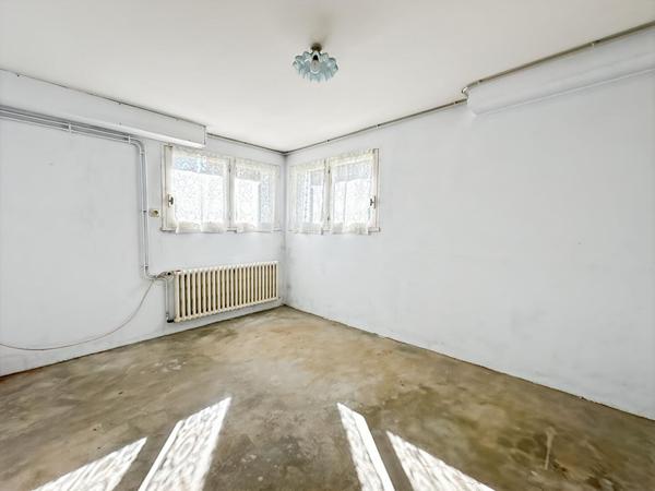 Maison sur deux niveaux - proche forêt