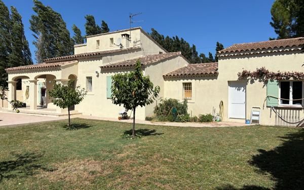 Maison à vendre    5 pièces • 157 m2 Sorgues