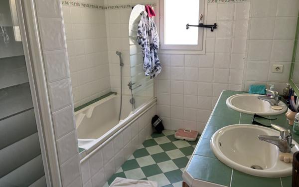 Maison à vendre    5 pièces • 157 m2 Sorgues