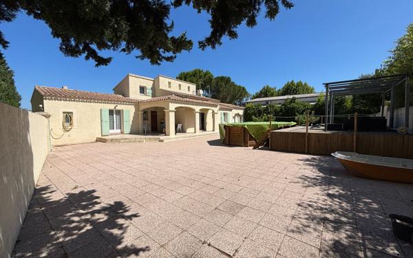 Maison à vendre    5 pièces • 157 m2 Sorgues