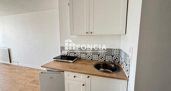 Location Studio 26.45 m² - Paris 75018