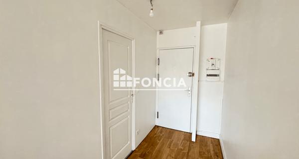 Location Studio 26.45 m² - Paris 75018