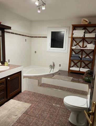 Maison familiale sans vis a vis  avec piscine