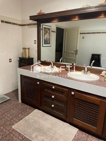 Maison familiale sans vis a vis  avec piscine