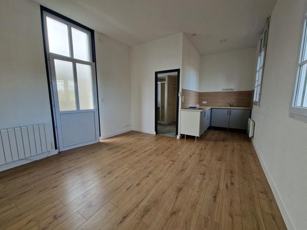 Maison DOUE LA FONTAINE 2 pièce(s)