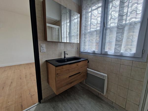 Maison DOUE LA FONTAINE 2 pièce(s)