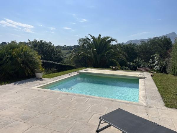 Maison 1 190 000 € Urrugne 7 p 220 m² DPE D