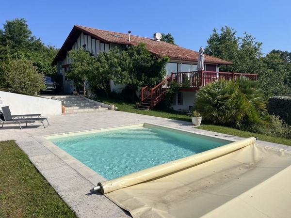 Maison 1 190 000 € Urrugne 7 p 220 m² DPE D