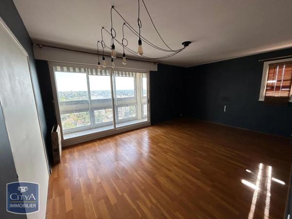 Appartement à louer 5 pièces 107.3m² Poitiers (86000)