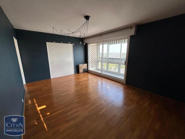 Appartement à louer 5 pièces 107.3m² Poitiers (86000)