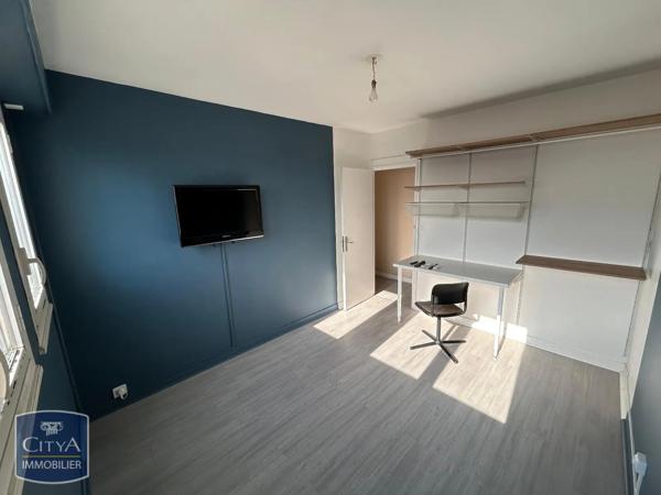 Appartement à louer 5 pièces 107.3m² Poitiers (86000)