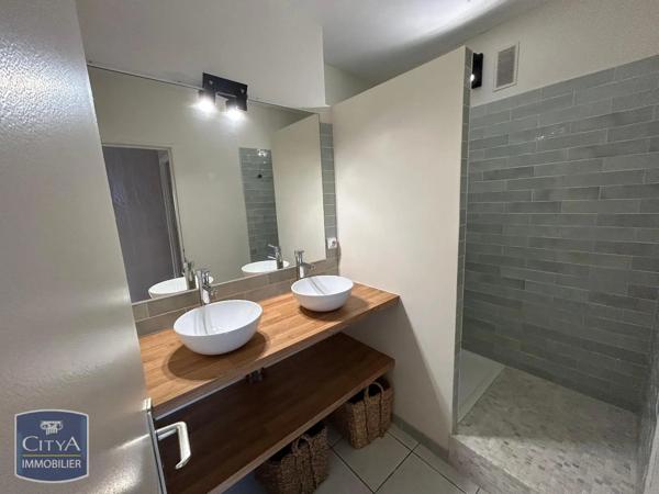 Appartement à louer 5 pièces 107.3m² Poitiers (86000)