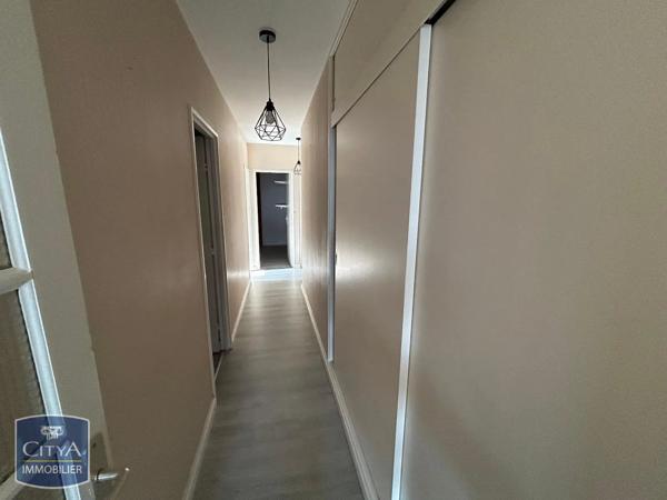 Appartement à louer 5 pièces 107.3m² Poitiers (86000)