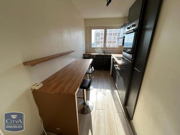 Appartement à louer 5 pièces 107.3m² Poitiers (86000)