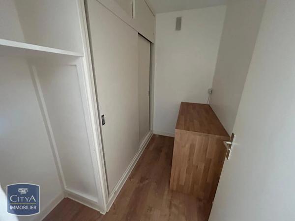 Appartement à louer 5 pièces 107.3m² Poitiers (86000)