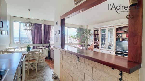 PUTEAUX/ DEFENSE appartement 3 pièces de 76 m² sans vis-à-vis avec cave et parking