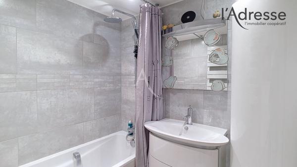 PUTEAUX/ DEFENSE appartement 3 pièces de 76 m² sans vis-à-vis avec cave et parking