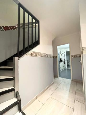 MAISON SEMI INDIVIDUELLE 4 CHAMBRES JARDIN GARAGE