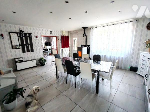 A 5 minutes d'AUXONNE, à visiter sans tarder, venez découvrir cette belle longère de plain pied