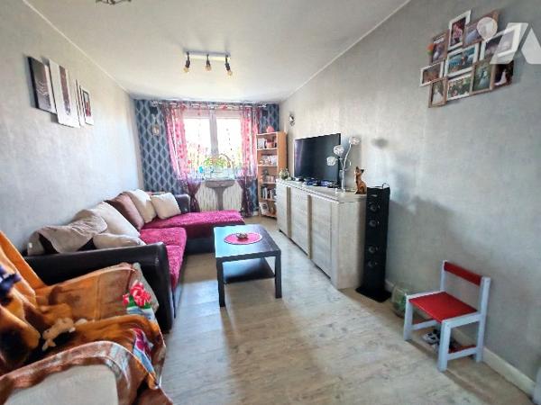 A 5 minutes d'AUXONNE, à visiter sans tarder, venez découvrir cette belle longère de plain pied