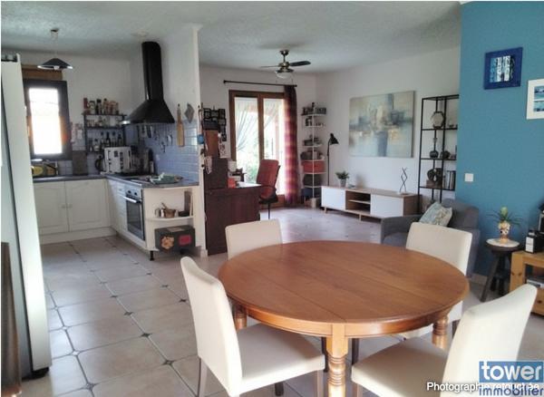 MAISON À VENDRE -- PORT LA NOUVELLE. 11210