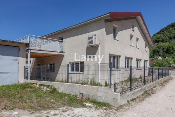 Local professionnel / commercial lot 67