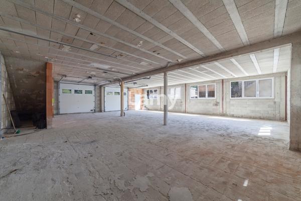 Local professionnel / commercial lot 67
