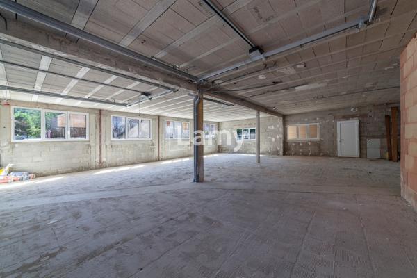 Local professionnel / commercial lot 67