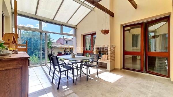 Vente Maison145 m² - 6 Pièces - LA ROCHE SUR YON (85000)