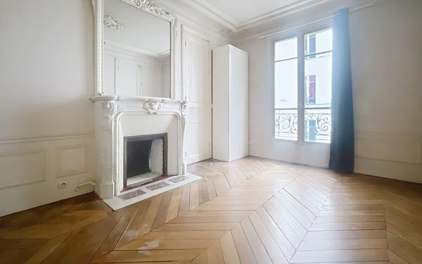 Appartement à vendre    4 pièces • 82,62 m2 Paris 9