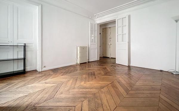 Appartement à vendre    4 pièces • 82,62 m2 Paris 9