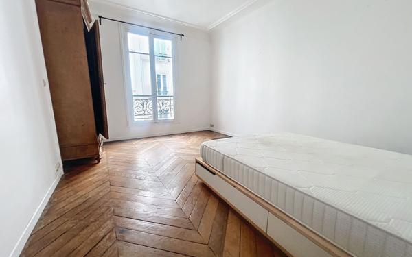 Appartement à vendre    4 pièces • 82,62 m2 Paris 9