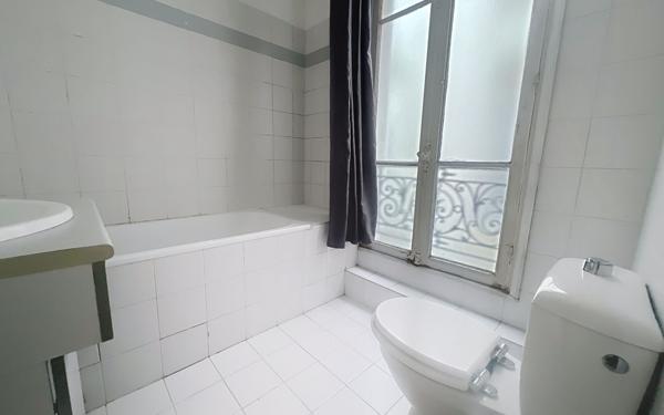 Appartement à vendre    4 pièces • 82,62 m2 Paris 9