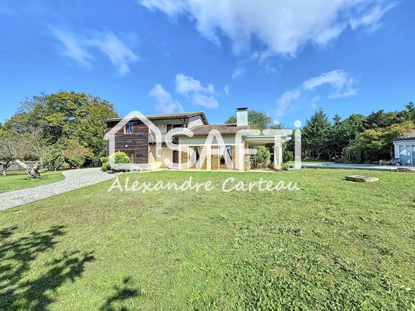 Belle traditionnelle 5 chambres, bureau, garage, piscine