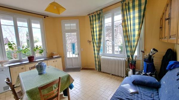 Maison à vendre 307 000 € Saint-Seurin-sur-l'Isle 7 p 159 m² DPE D