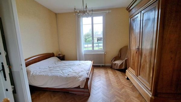 Maison à vendre 307 000 € Saint-Seurin-sur-l'Isle 7 p 159 m² DPE D