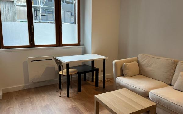 Appartement à vendre    2 pièces • 34 m2 Lyon 9