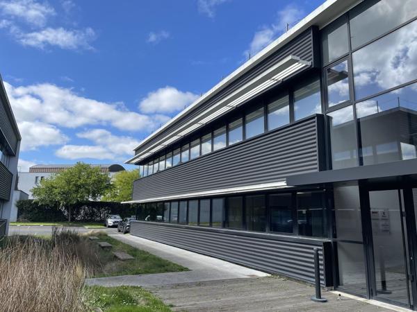 BUREAUX DIVISIBLES À LOUER-728 M²-PARC DES MOULINETS