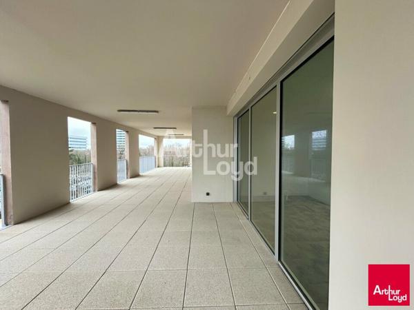 LA COURROUZE - IMMEUBLE NEUF - BUREAUX A LOUER