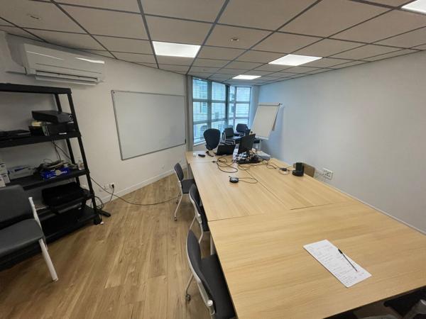 BEAUVAIS - CENTRE VILLE-- BUREAU - ENVIRON 300M2
