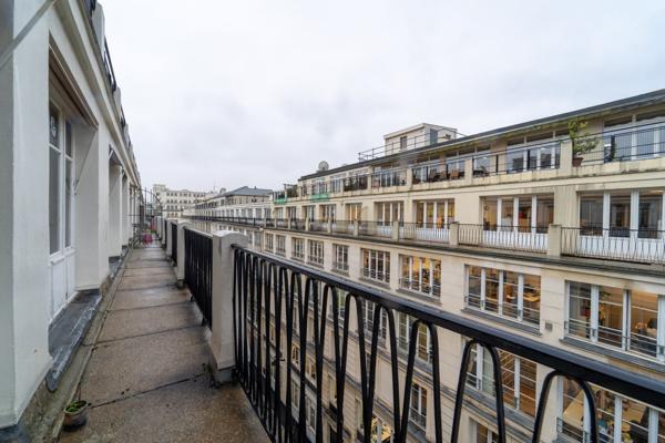 Bureaux à louer à PARIS 75010