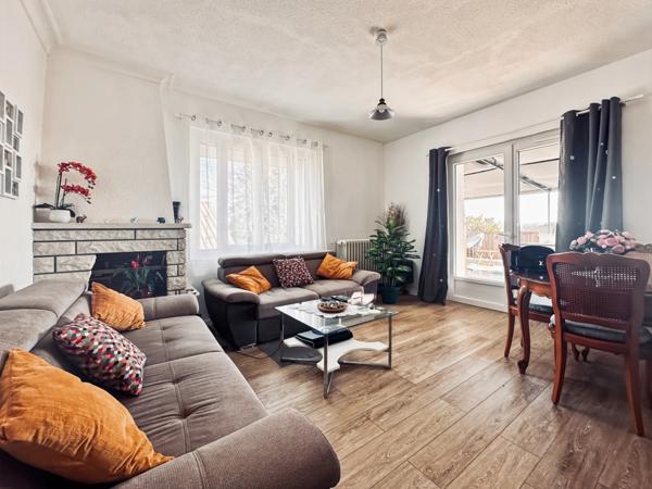 À VENDRE – Appartement superbe T4 de 93 M2 avec terrasse exceptionnelle et garage – BERGERAC centre